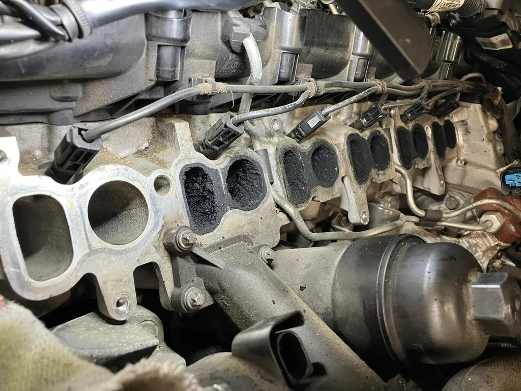 Direct before & after comparison of cleaned intake ports.